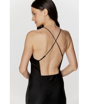 Camisón largo negro con espalda al descubierto vista posterior
